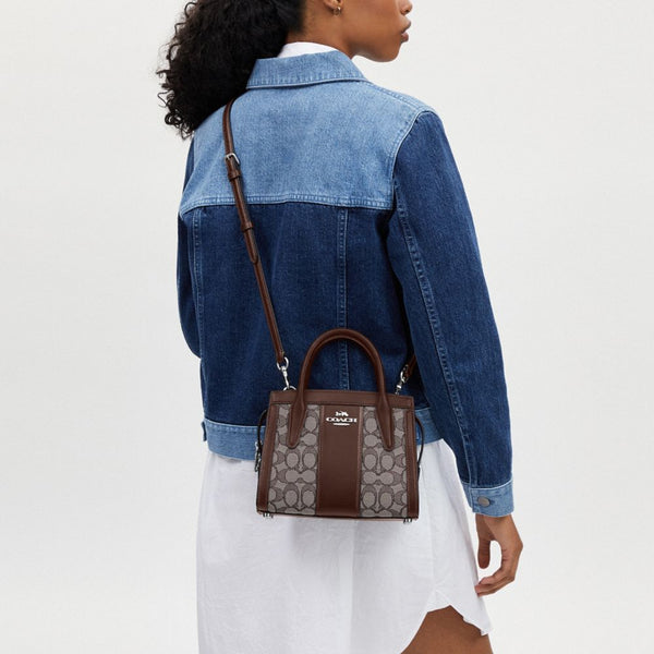 Andrea Carryall Bag In Signature Jacquard