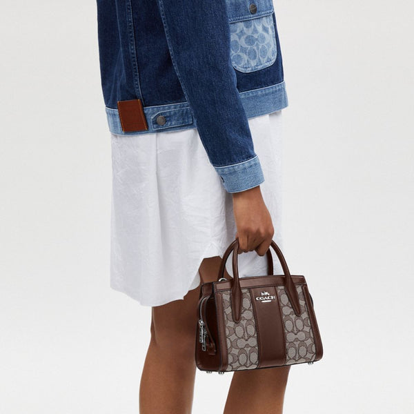 Andrea Carryall Bag In Signature Jacquard